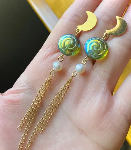 Handmade quality Czech glass beads snail shell & natural freshwater peals stainless moon dangle earrings 🌀💕