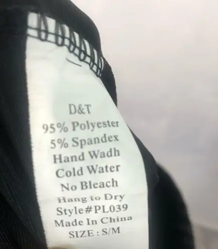 D&T Tribal Print Shiny Stretchy Leather Like Fabric Leggings S/M Black Size undefined