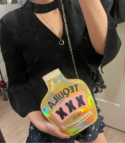 Boutique tequilla holographic crossbody bag gold
