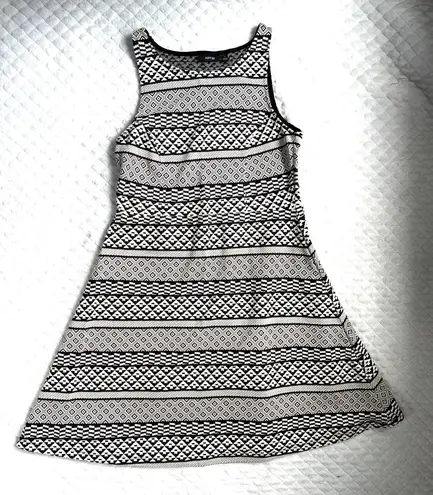 Apt. 9  Black White Jacquard Print Dress size L Sleeveless Pullover A line Midi