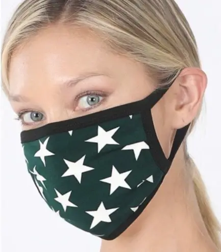 Zenana Hunter Green Star Knit Sweater + Bonus Mask