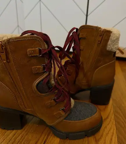 Naturalizer Myla Lug Womens 5 Leather Faux Fur Chunky Heal Ankle Boot Booties