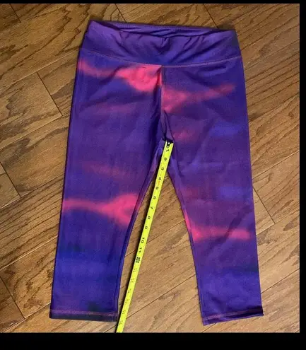 Take A Walk purple & pink yoga Capri pants - size Medium