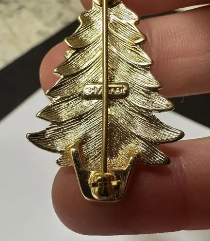 Monet Signed  Multi Color Rhinestone Gold Tone Christmas Tree Brooch Pin NWOT