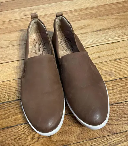 Kork-Ease Peyton Leather Slip-On Sneakers Flats NWOT Loafers moccasin White Sole Trim Brown tan daily super comfy preppy work