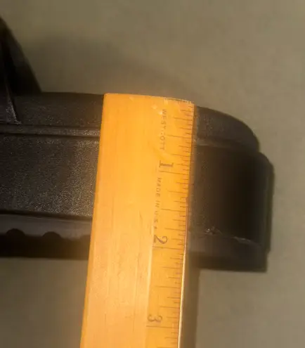 Steve Madden women’s double band buckle black/gold sandals size 8.5