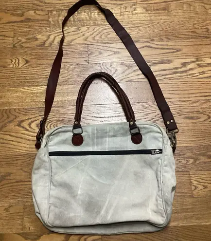 Primitive canvas purse. Tan