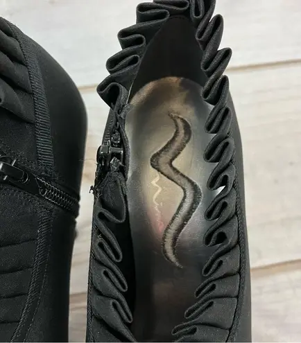 Nina Shoes Black Fabric 4 1/2” Heels Ruffles Zippers Dress Bootie Pumps Size 8M