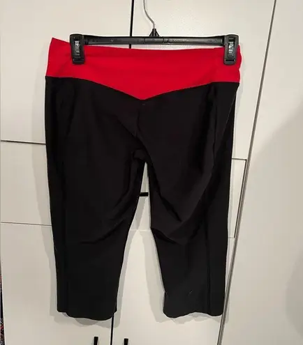 Nike  DriFit capris . Size‎ L