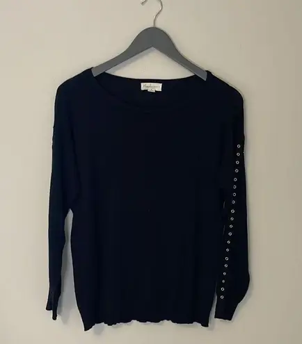 Magnolia Grace Women’s Sweater. Size Small.Black Black
