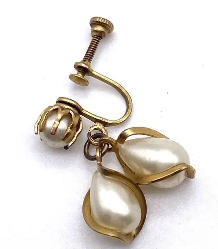 Vintage Pearl earrings dangle drop clip on screw on gold tone dainty classic