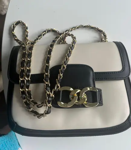 JustFab Black & White Chain Purse