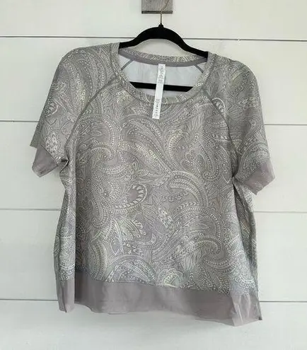 Lululemon  Women’s 12 Stripe in Stride Paisley Short Sleeve Tee