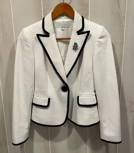Tahari Cute white black trim reverse tuxedo chunky button blazer pockets rose