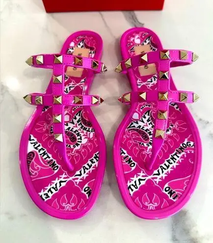 Valentino Garavani Rockstud Thong Sandal