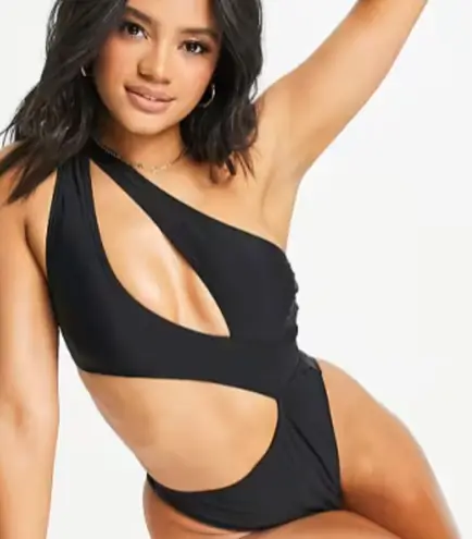 South Beach Exclusive Asymmetric Cut