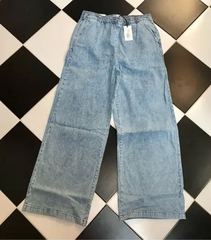 We Wore What NWT Zia Straight Leg Jeans Pull on Elastic Waistband Light Wash Denim