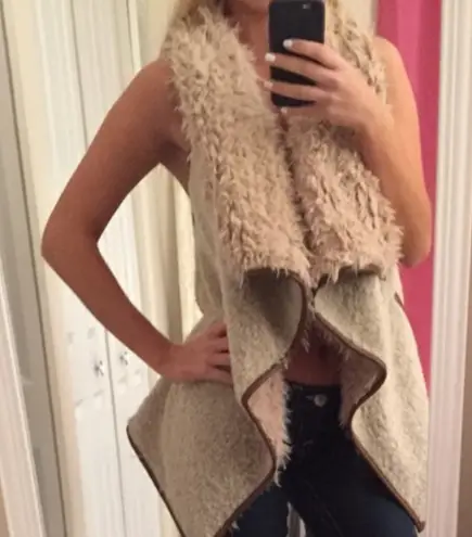 Love Tree OPEN FRONT SHERPA VEST WITH POCKETS