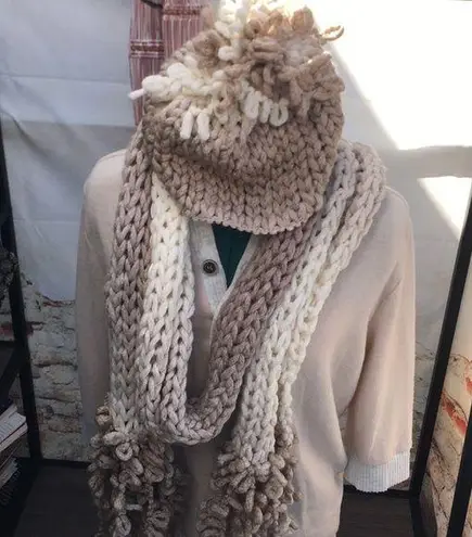 New Handcrafted Chunky Knit Ombré Scarf and Beanie Winter Accessory Set