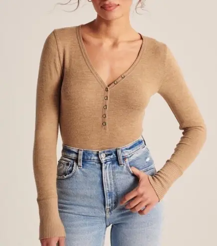 Abercrombie & Fitch  Henley Long Sleeve Shirt in Soft A&F Size Small Tan