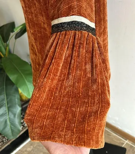 THML Velour Bell Sleeve Burnt Orange Sweater Sz Small NWT