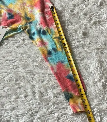 Feat Unisex Pastel Pebble BlanketBlend Hoodie size Small