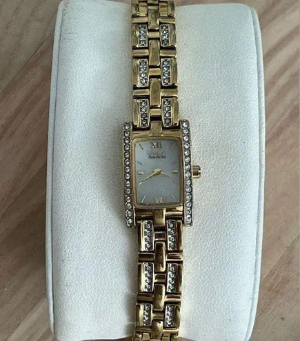 Citizen Eco-Drive Ladies Watch Crystals Pearl Dial Gold Tone Bracelet Solar
