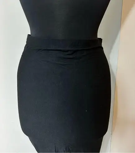 Daily Look Asymmetrical Ruched Black Skirt in Size Medium