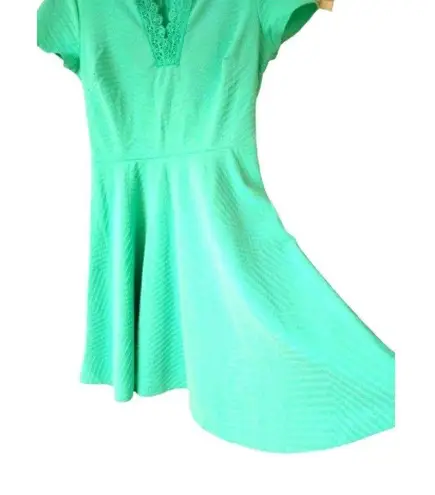 City Triangles  Fit & Flare Green Dress short sleeves - Women's Size 9/M