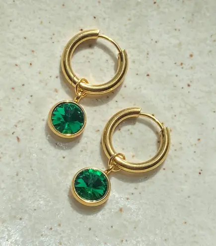 Handmade gold tone stainless steel green simple minimalist hoop earrings💚