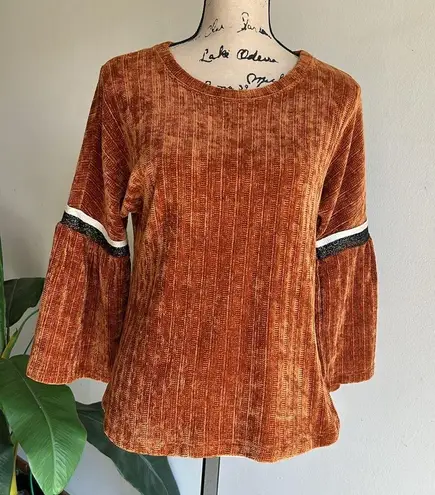 THML Velour Bell Sleeve Burnt Orange Sweater Sz Small NWT