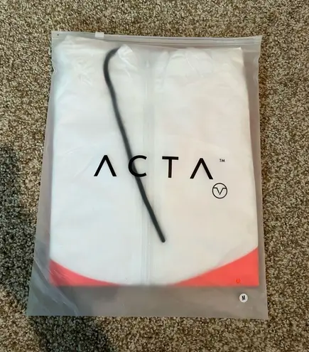 ACTA NWT Vizer Windbreaker in Coral Size Medium