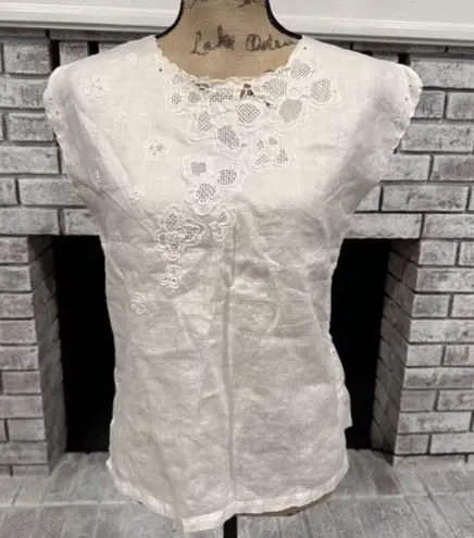 Vintage SYS Hand Embroidered 100% Linen Floral Back Button Top White Size 34 XS White