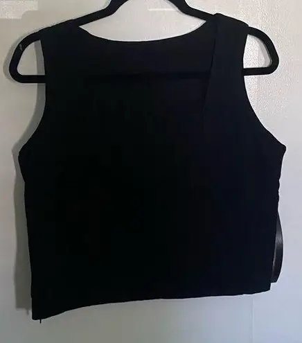 NWOT. Cropped, black, thick strap, square neck tank. Black Size L