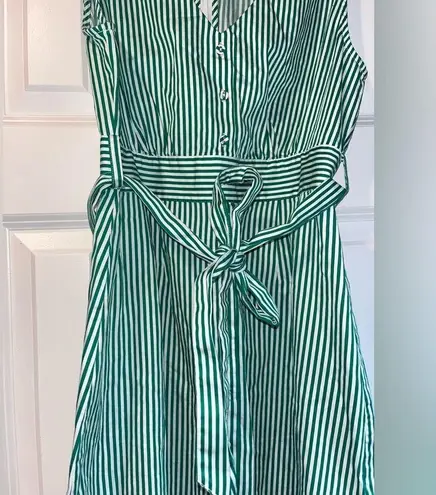 BB Dakota  Green and White Striped V Neck Dress With Belt Size 4 B43‎