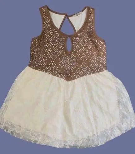 Gimmick Faux Suede Floral Crochet Open Back Tank Blouse