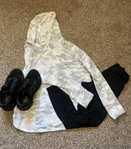 DSG Sweatshirt White Size XL