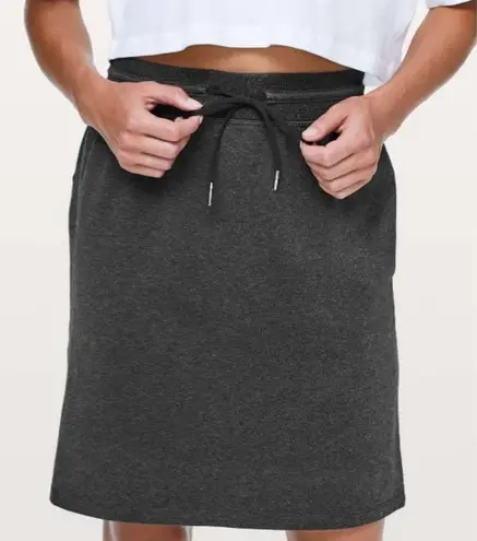 Lululemon  Start Anew 21” Skirt in Heathered Black W-403 Size 6