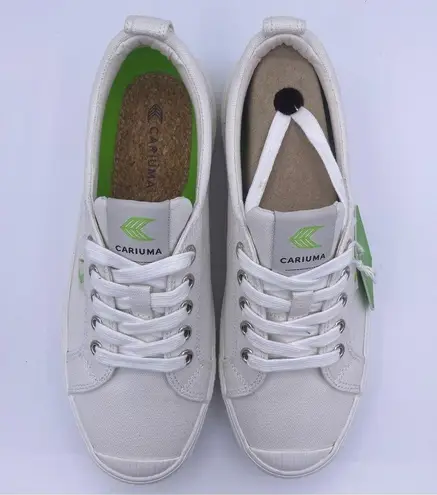 Cariuma unisex oca low off white canvas sneakers Size 6.5Women 5Mens