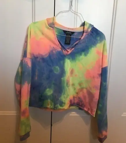 Justify Women’s size medium cropped tie dyed hoodie sweatshirt