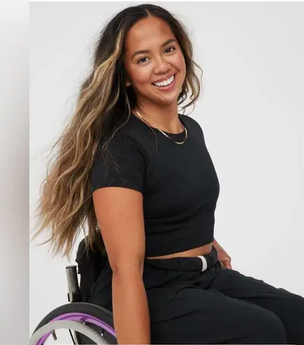 Offline by Aerie Black Sidewalk Seamless Cropped Crewneck T