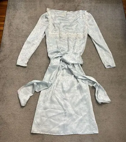 Jessica McClintock Light Blue Vintage Floral Lace Detail Long Sleeve Midi Dress