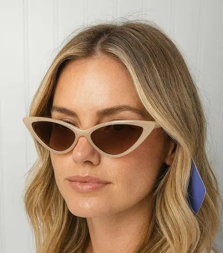 Claireโs Nude Cat Eye Sunglasses Womenโs NWT Brown