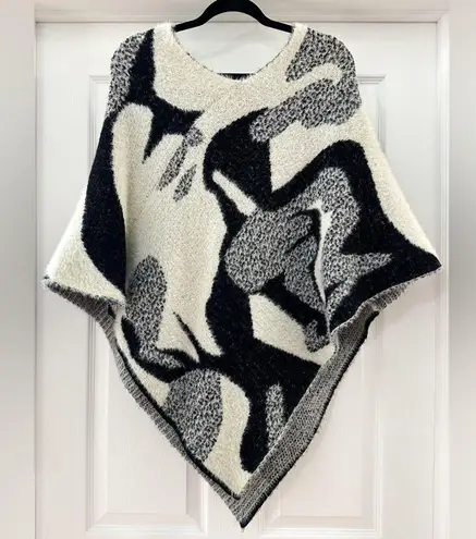 Vintage Abstract Print Eyelash Fuzzy Poncho Black White One Size Size undefined