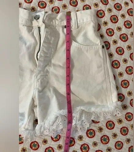 Vintage 90s High Waist Distressed Eyelet Ruffle White Shorts Michael G Size 5