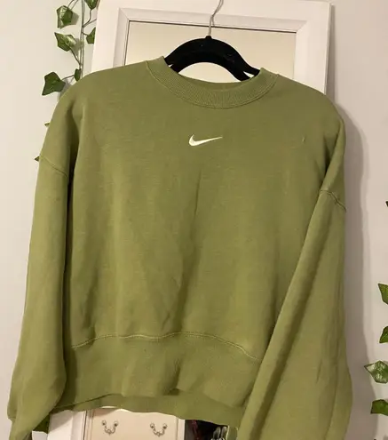 Nike Cropped Oversized Sweatshirt