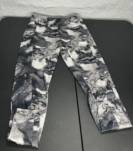 Zone Pro Woman’s leggings Size Medium