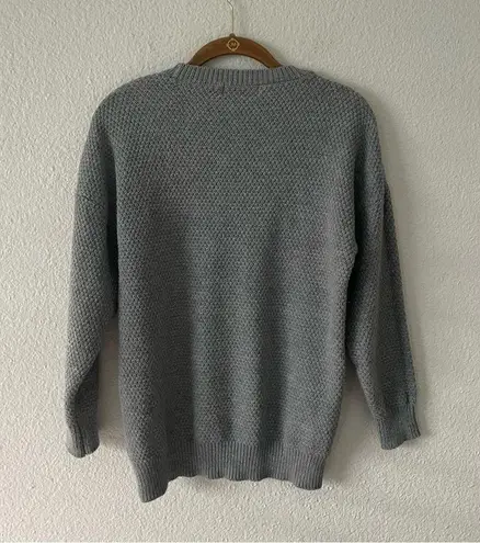 Zenana  Gray Sweater Basic Waist cut Size Small