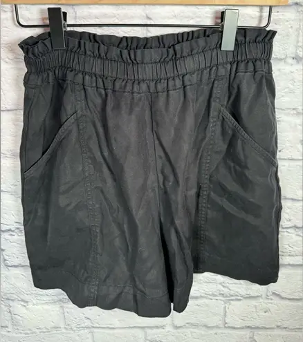 Elizabeth and James WOMANS Black Paperbag Utility Easy Shorts stretch size small - Image 1