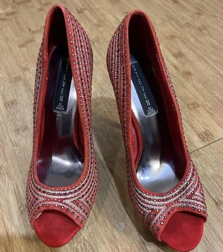 Steve Madden Red High Heel Shoes sz 7.5M P